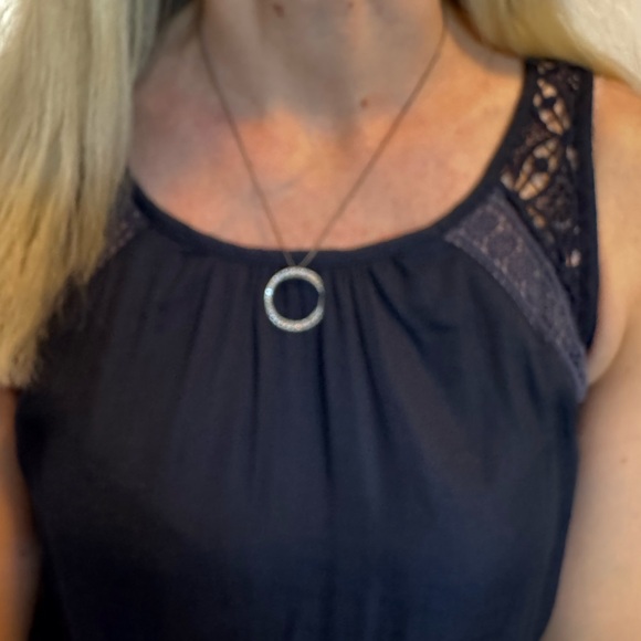 David Yurman Silver Circle Pendant Necklace with diamonds - Picture 5 of 6